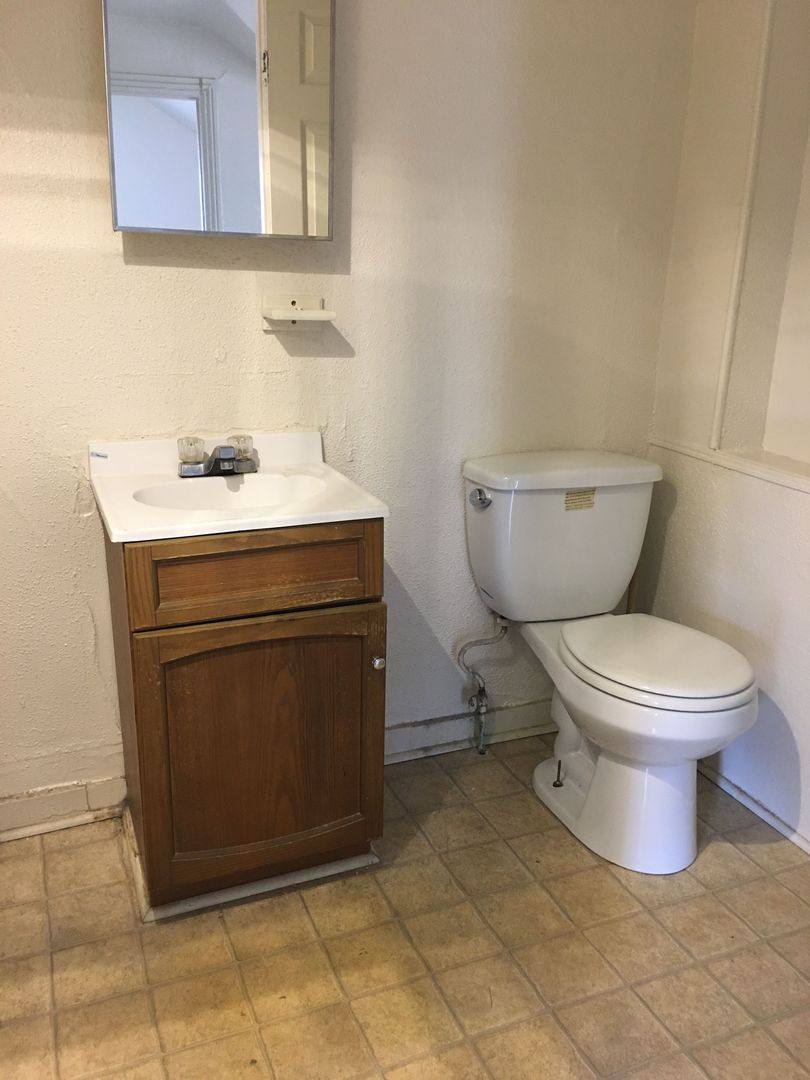 Apartment for rent at 460 Cooper St, Jackson, MI 49201