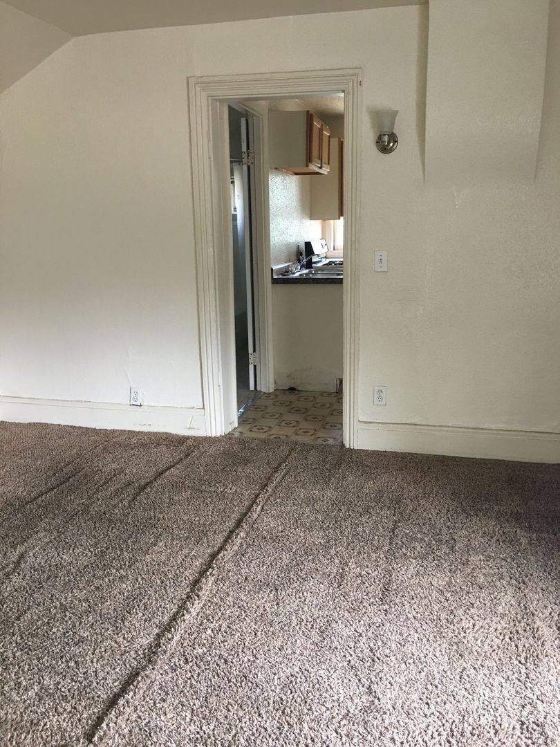 Apartment for rent at 460 Cooper St, Jackson, MI 49201