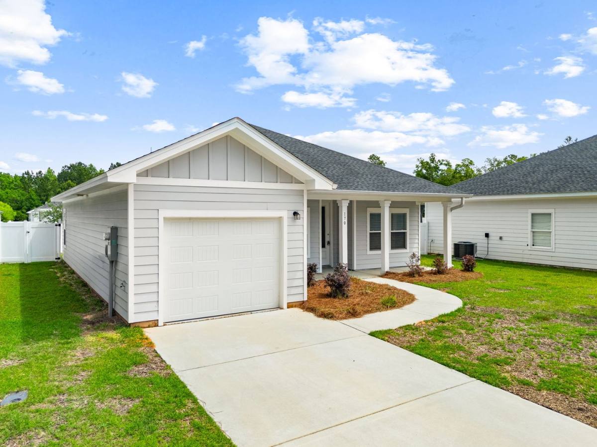 House for rent at 170 Bradford Court, Freeport, FL 32439