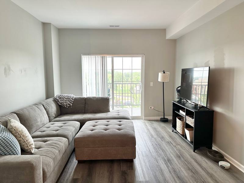 Apartment for rent at 11808 W Coral St #3F, Huntley, IL 60142