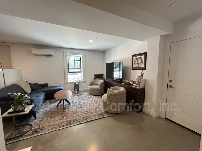 Apartment for rent at 205 Summer St #2, Worcester, MA 01604