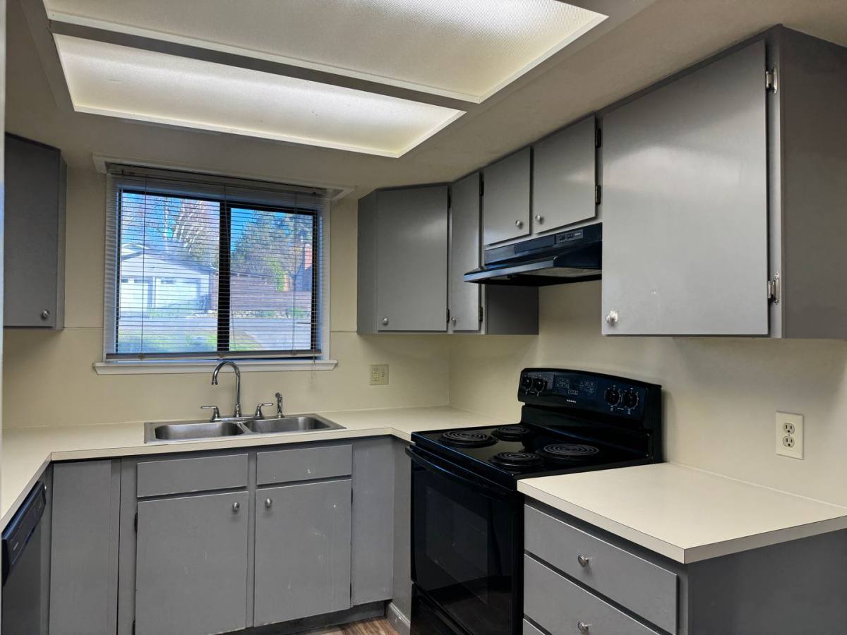 Apartment for rent at 16747 3rd Ave NE, Seattle, WA 98155