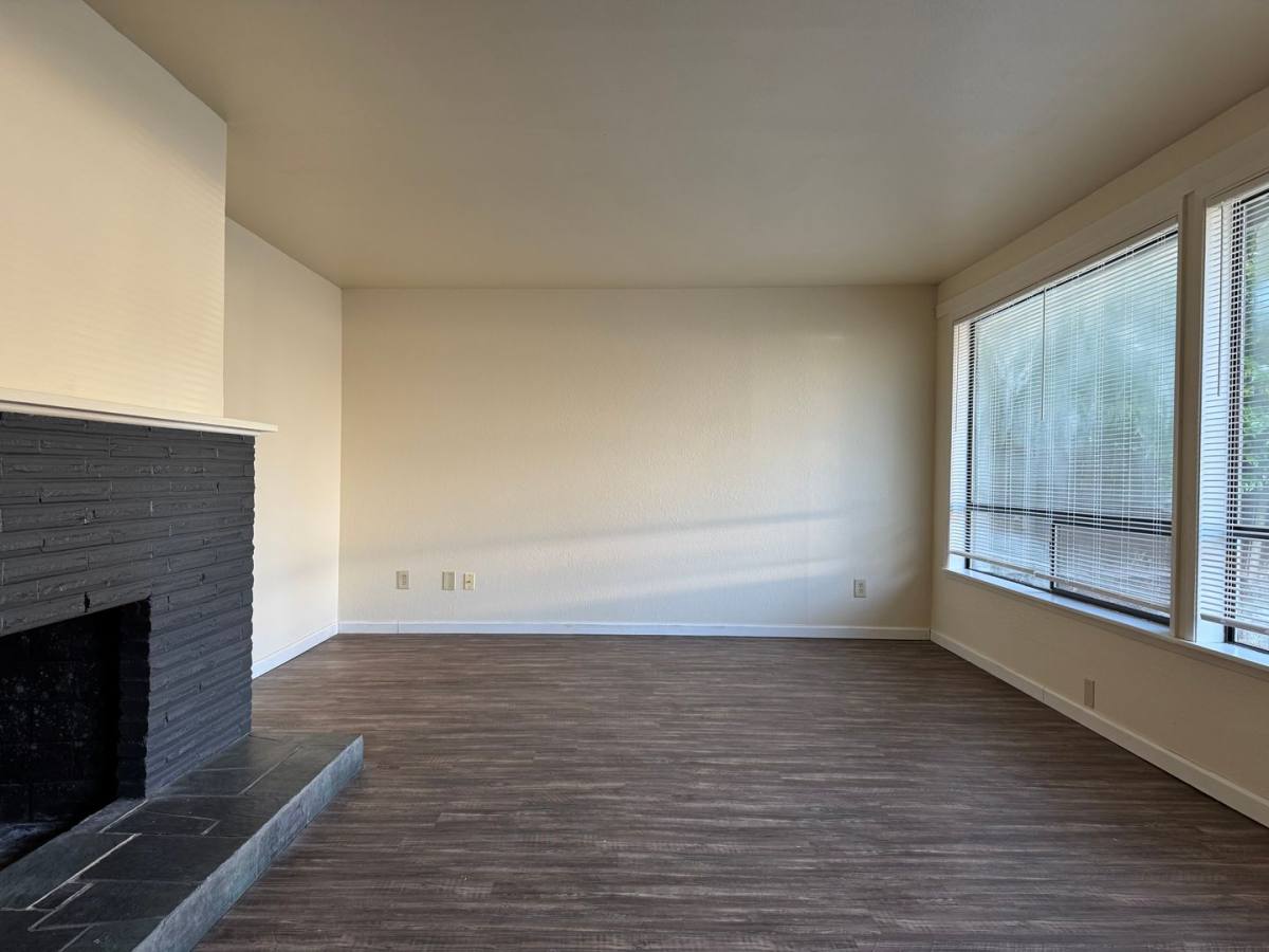 Apartment for rent at 16747 3rd Ave NE, Seattle, WA 98155