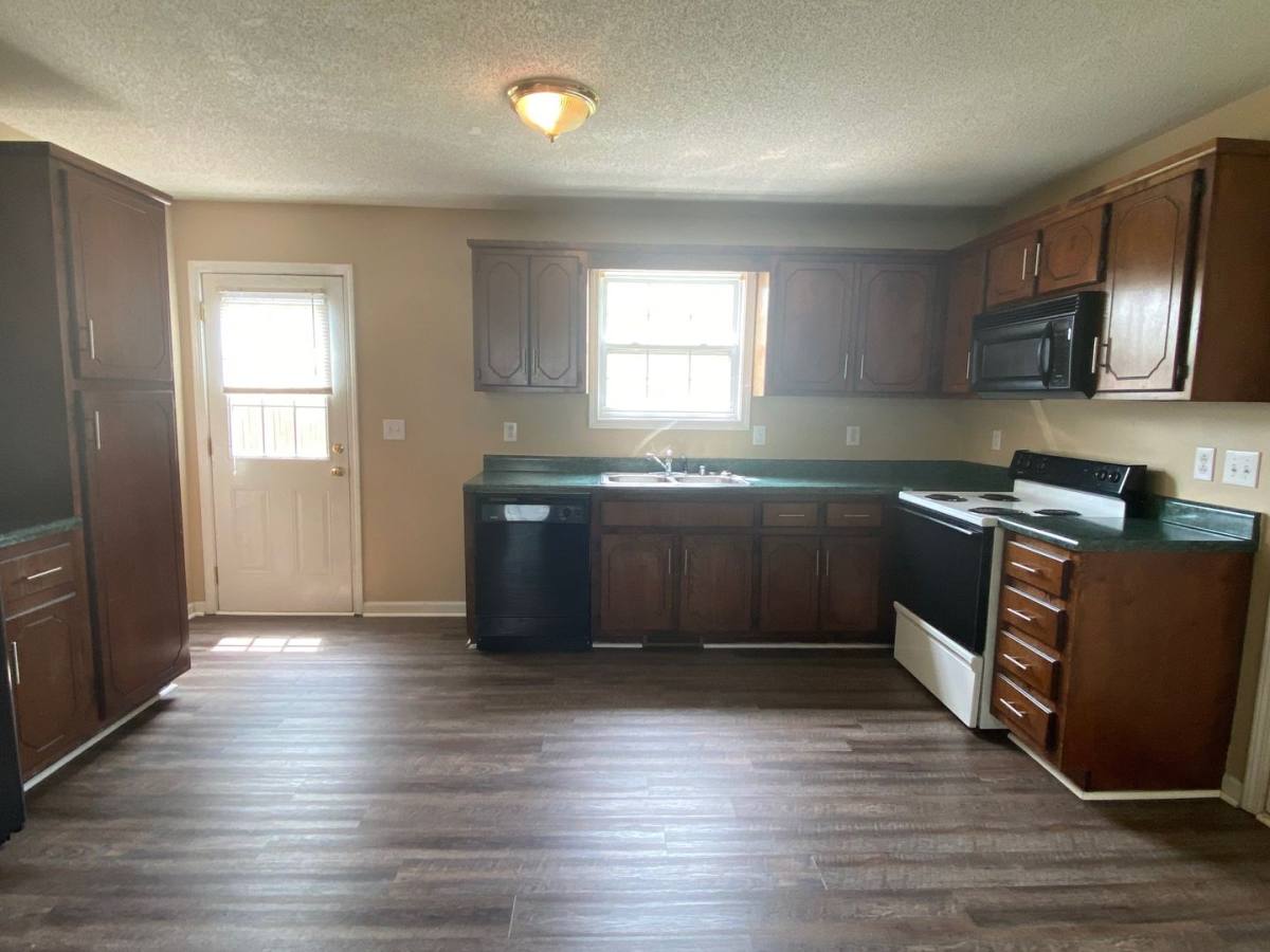 Townhouse for rent at 824 Flyer Court, Oak Grove, KY 42262