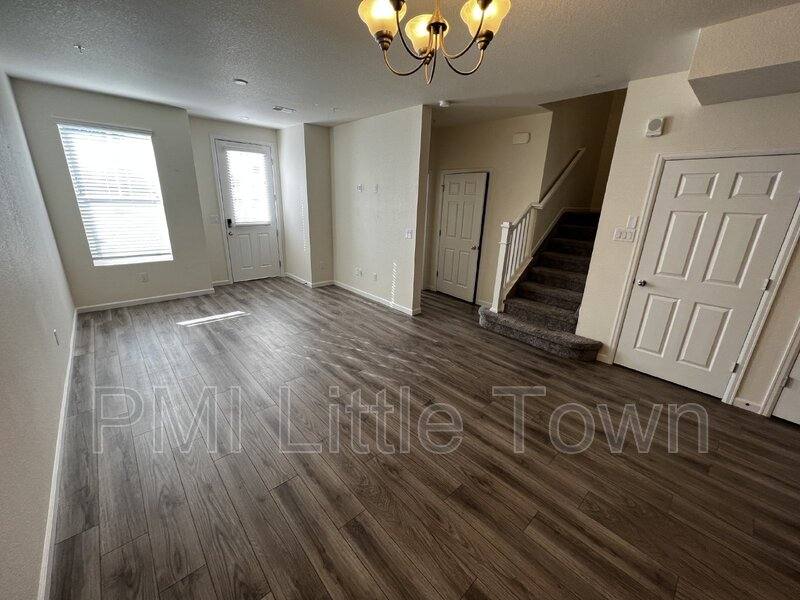 Townhouse for rent at 23588 E Ida Dr #C, Aurora, CO 80016