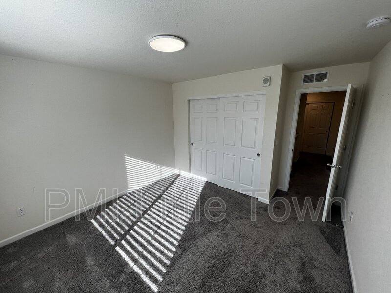 Townhouse for rent at 23588 E Ida Dr #C, Aurora, CO 80016