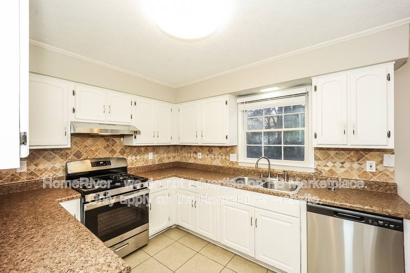 House for rent at 561 Chatham Trail, Jonesboro, GA 30238
