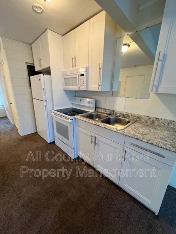 Apartment for rent at 2621 40th Ave N #C, Saint Petersburg, FL 33714