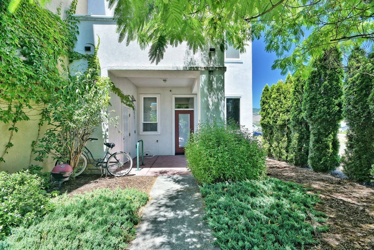 Apartment for rent at 184 Clear Creek, Ashland, OR 97520