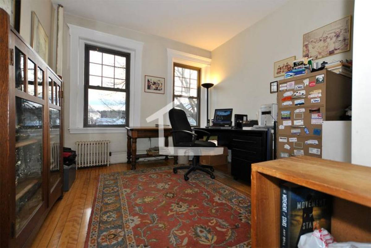 Apartment for rent at 1163commonwealth Ave #5, Allston, MA 02134