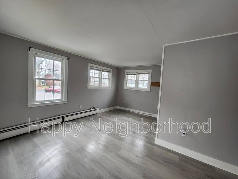 Apartment for rent at 46 Maple St #3, Plainville, CT 06062