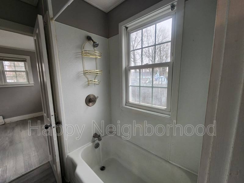 Apartment for rent at 46 Maple St #3, Plainville, CT 06062