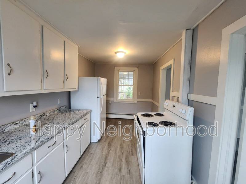 Apartment for rent at 46 Maple St #3, Plainville, CT 06062