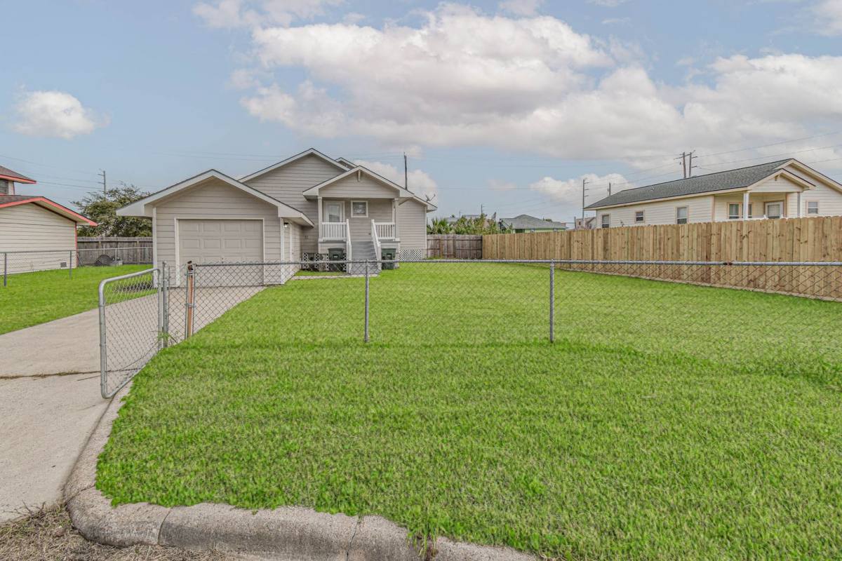 House for rent at 623 32nd, Galveston, TX 77550