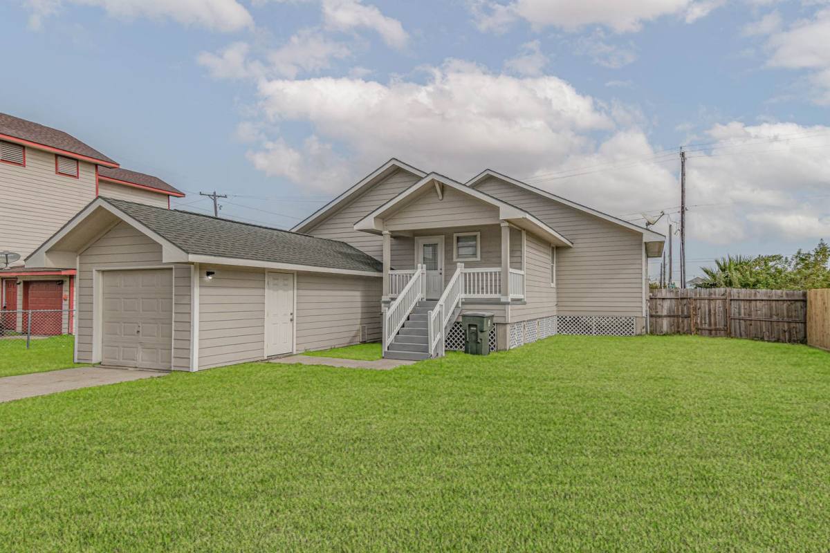 House for rent at 623 32nd, Galveston, TX 77550