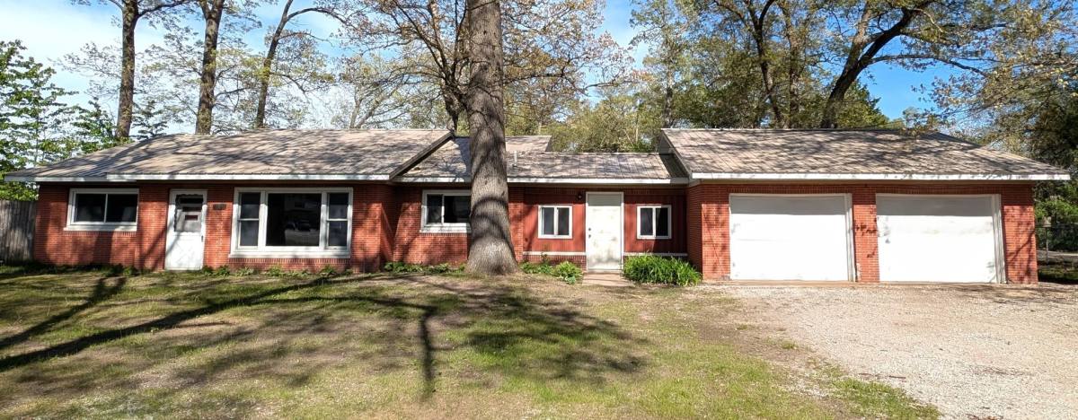 House for rent at 1990 Pappas Rd, Muskegon, MI 49445