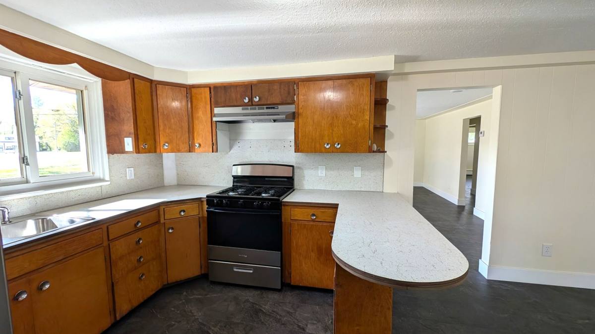 House for rent at 1990 Pappas Rd, Muskegon, MI 49445