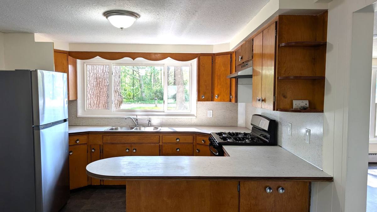House for rent at 1990 Pappas Rd, Muskegon, MI 49445