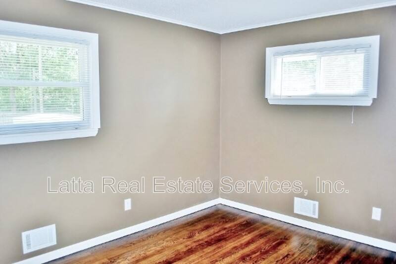 House for rent at 7315 Appleton Ave, Kansas City, MO 64133