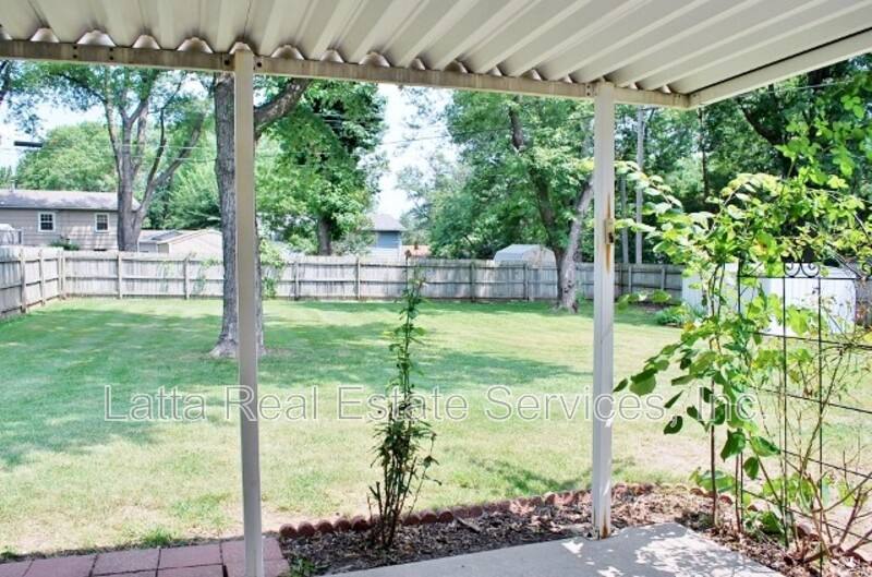 House for rent at 7315 Appleton Ave, Kansas City, MO 64133