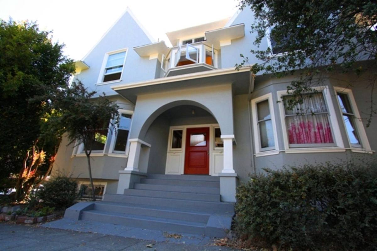 Apartment for rent at 2444-2446 Dana St, Berkeley, CA 94704