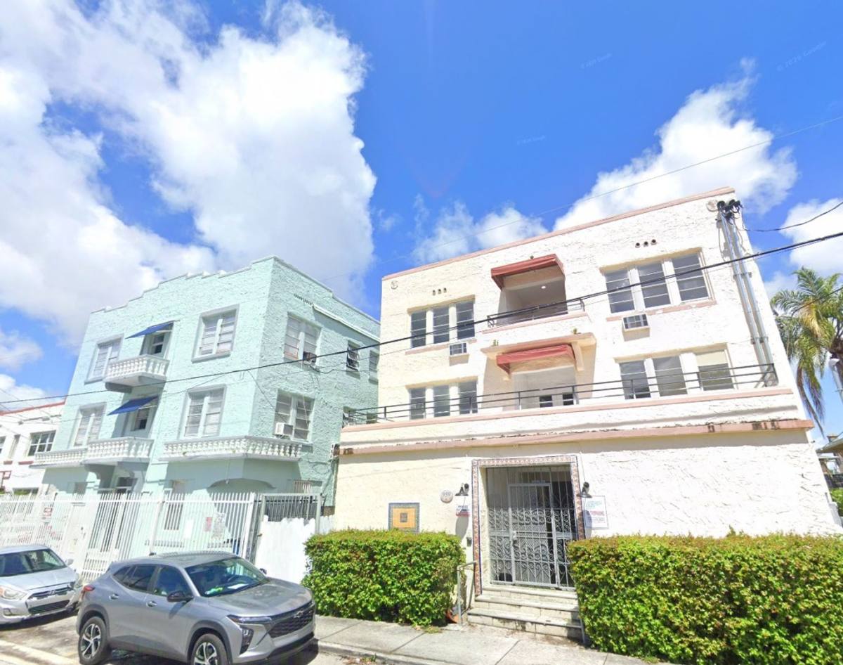 Apartment for rent at 959 SW 5 St, Miami, FL 33130