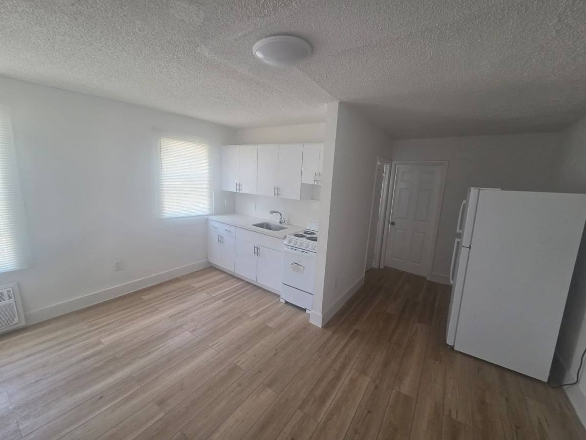 Apartment for rent at 959 SW 5 St, Miami, FL 33130