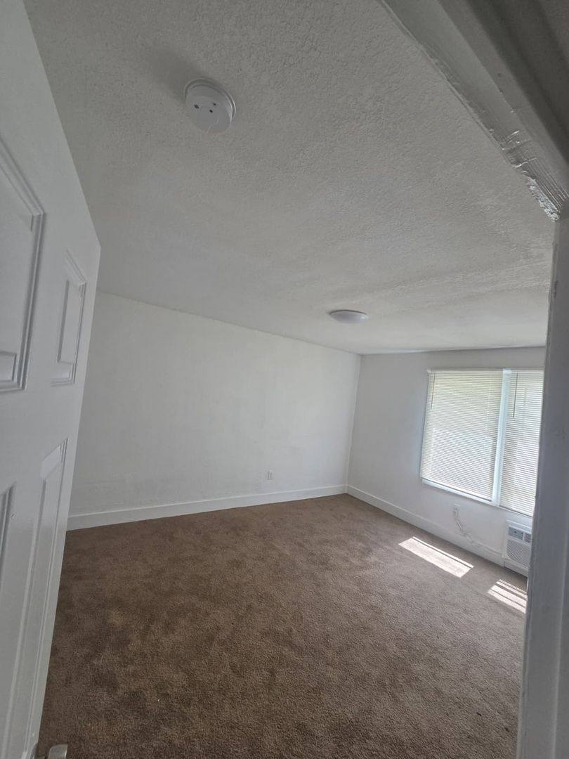 Apartment for rent at 959 SW 5 St, Miami, FL 33130