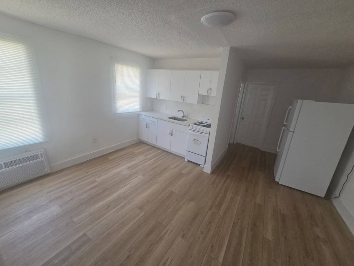 Apartment for rent at 959 SW 5 St, Miami, FL 33130