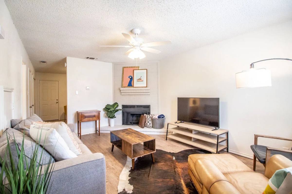 Apartment for rent at 5806 6th St, Lubbock, TX 79416
