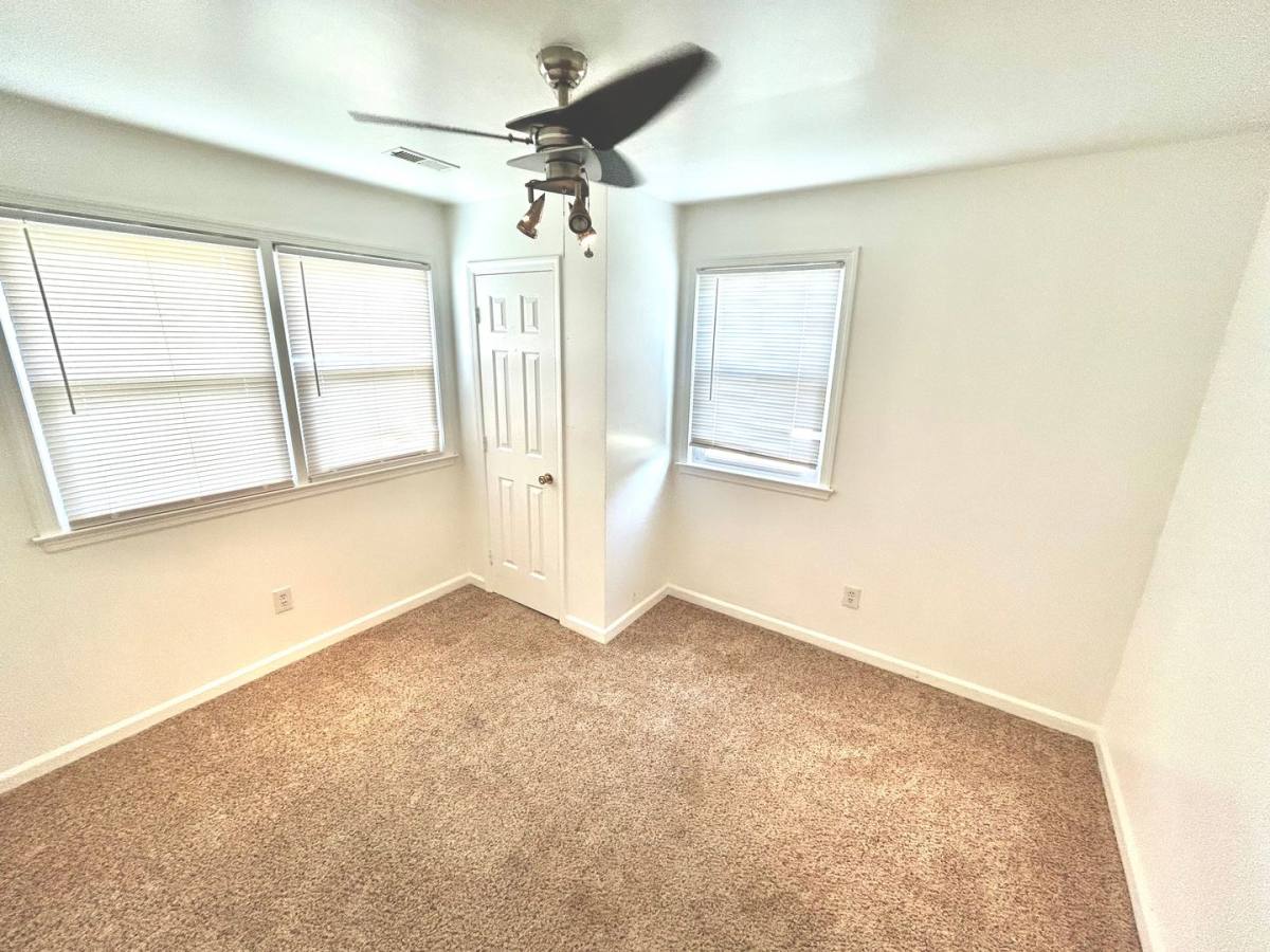 House for rent at 221 S Mesa Dr, Hopewell, VA 23860