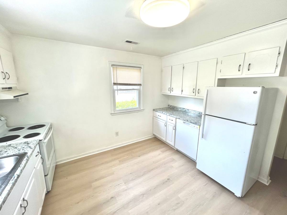 House for rent at 221 S Mesa Dr, Hopewell, VA 23860