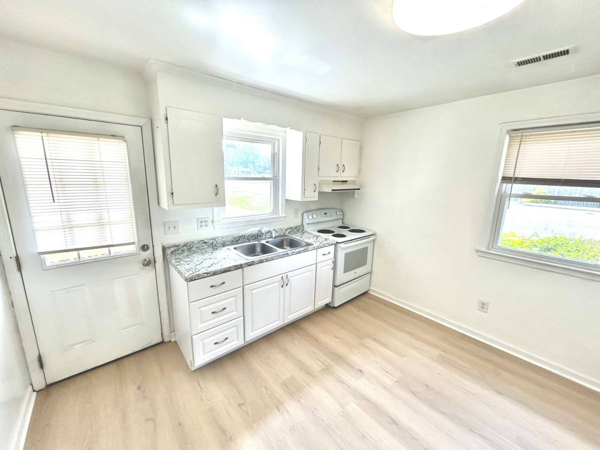 House for rent at 221 S Mesa Dr, Hopewell, VA 23860