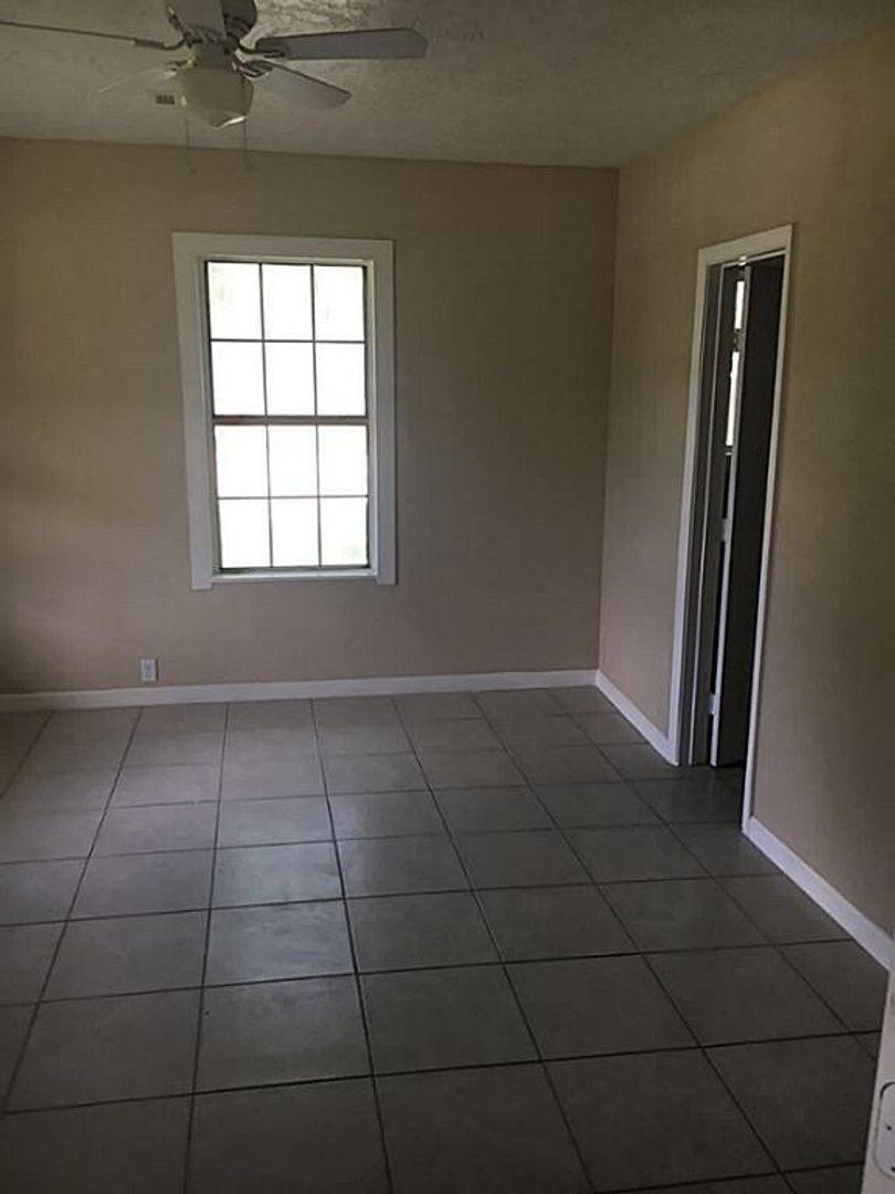 House for rent at 102 N Ave, Freeport, TX 77541