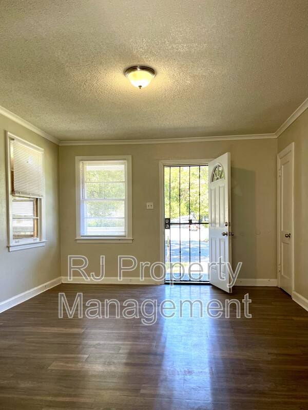 House for rent at 809 Juliet Ave, Memphis, TN 38127