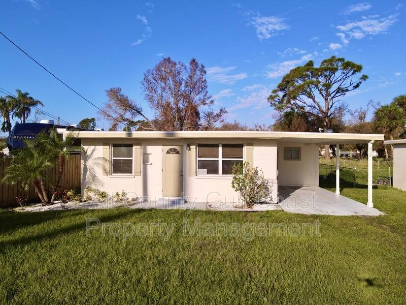 House for rent at 832 Pine St, Englewood, FL 34223