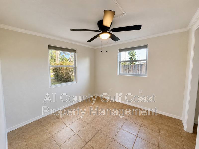 House for rent at 832 Pine St, Englewood, FL 34223