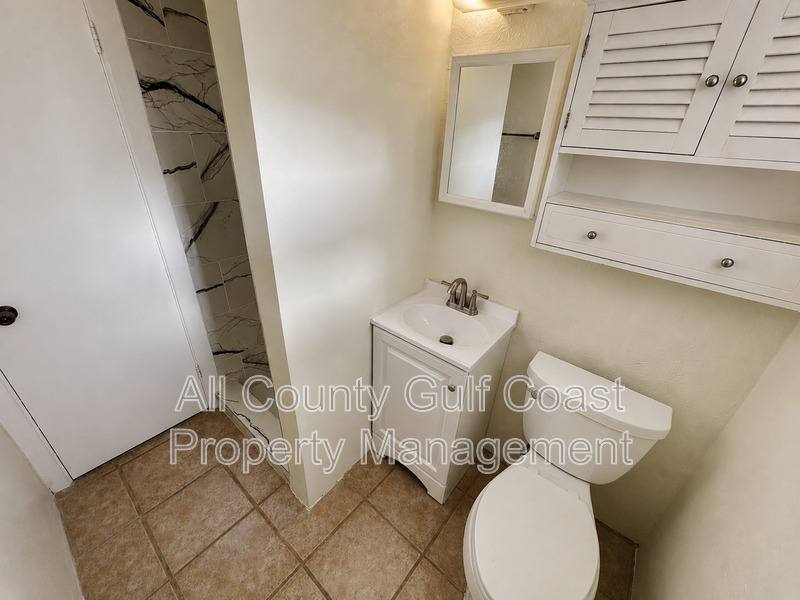House for rent at 832 Pine St, Englewood, FL 34223