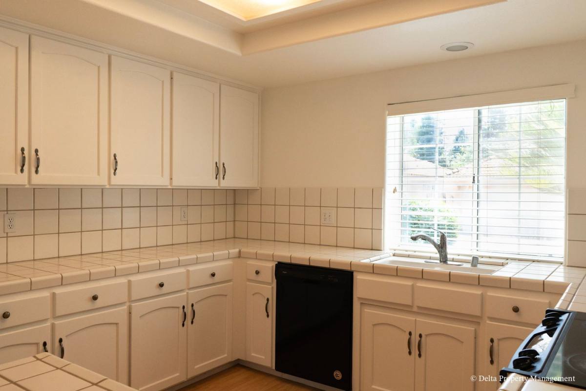 House for rent at 1044 E Manhattan Ave, Fresno, CA 93720