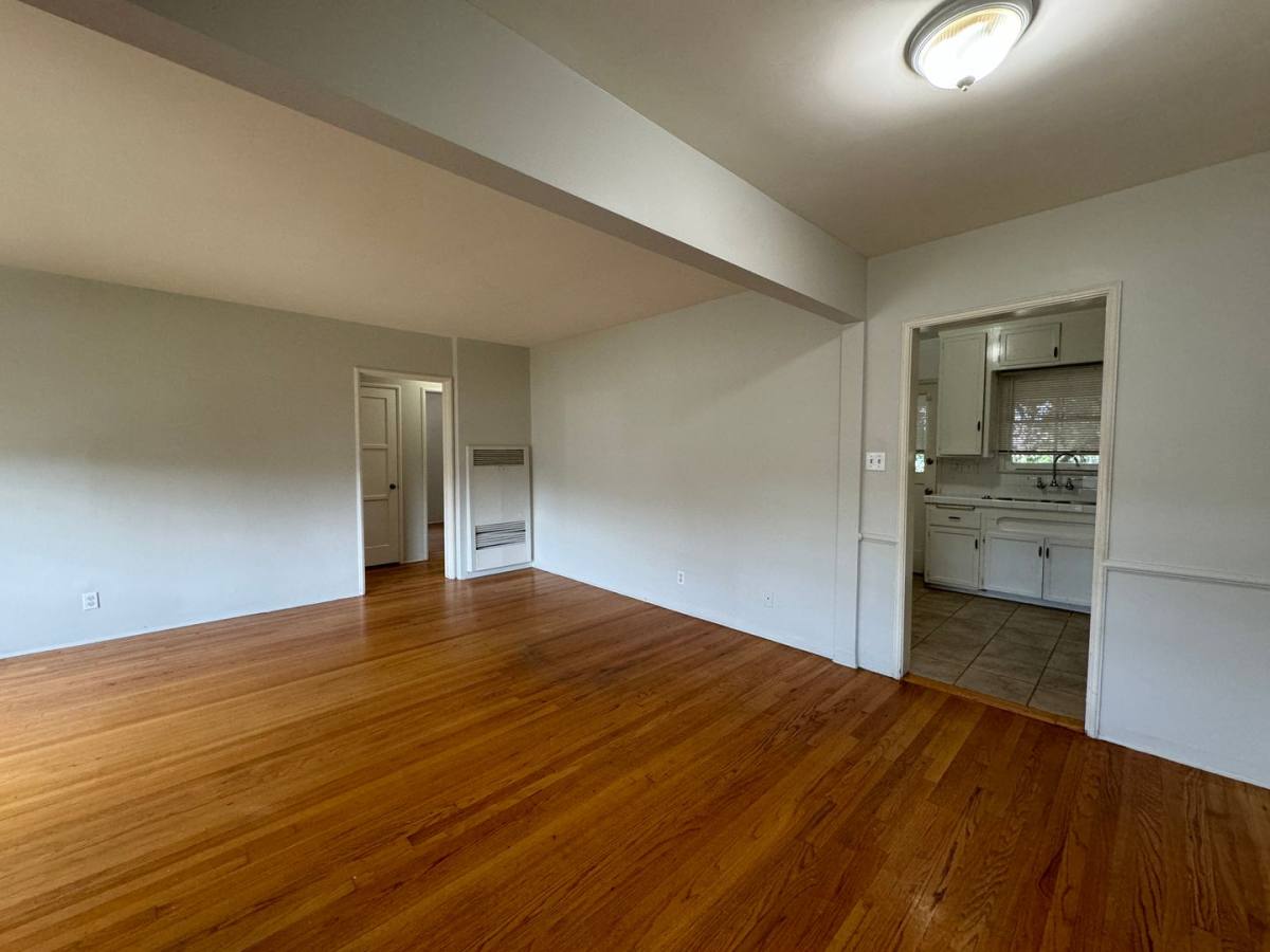 Apartment for rent at 390-396 Pasadena Ave, South Pasadena, CA 91030