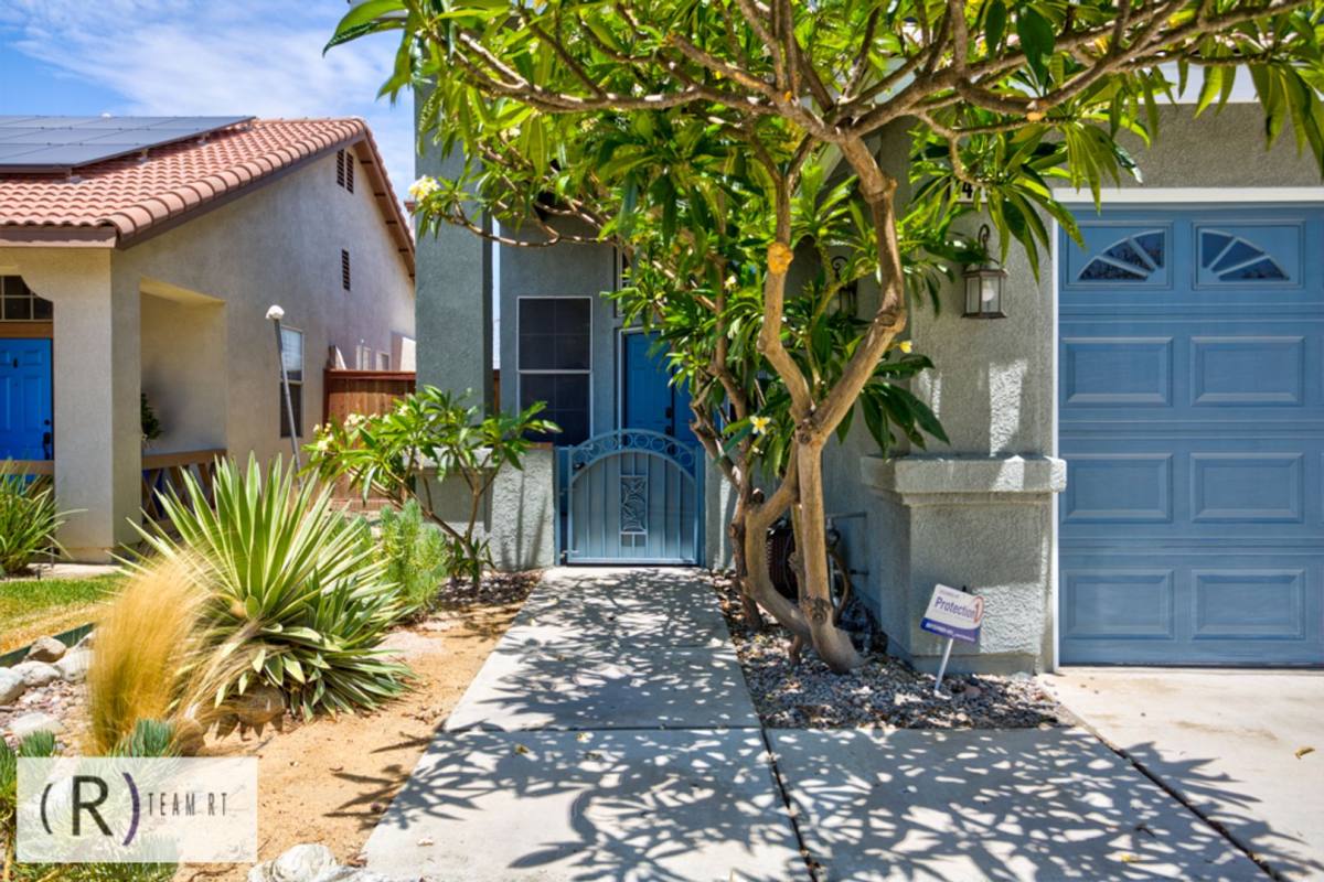 House for rent at 14794 Goldenrain Dr, Fontana, CA 92337