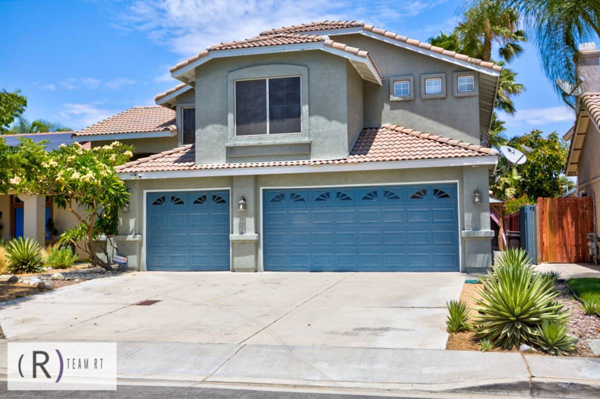 House for rent at 14794 Goldenrain Dr, Fontana, CA 92337