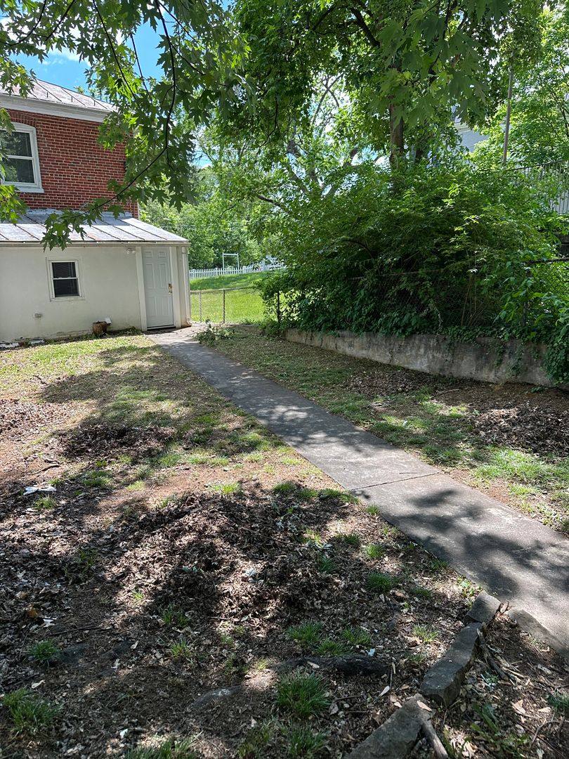 House for rent at 215 Millwood Ave, Winchester, VA 22601