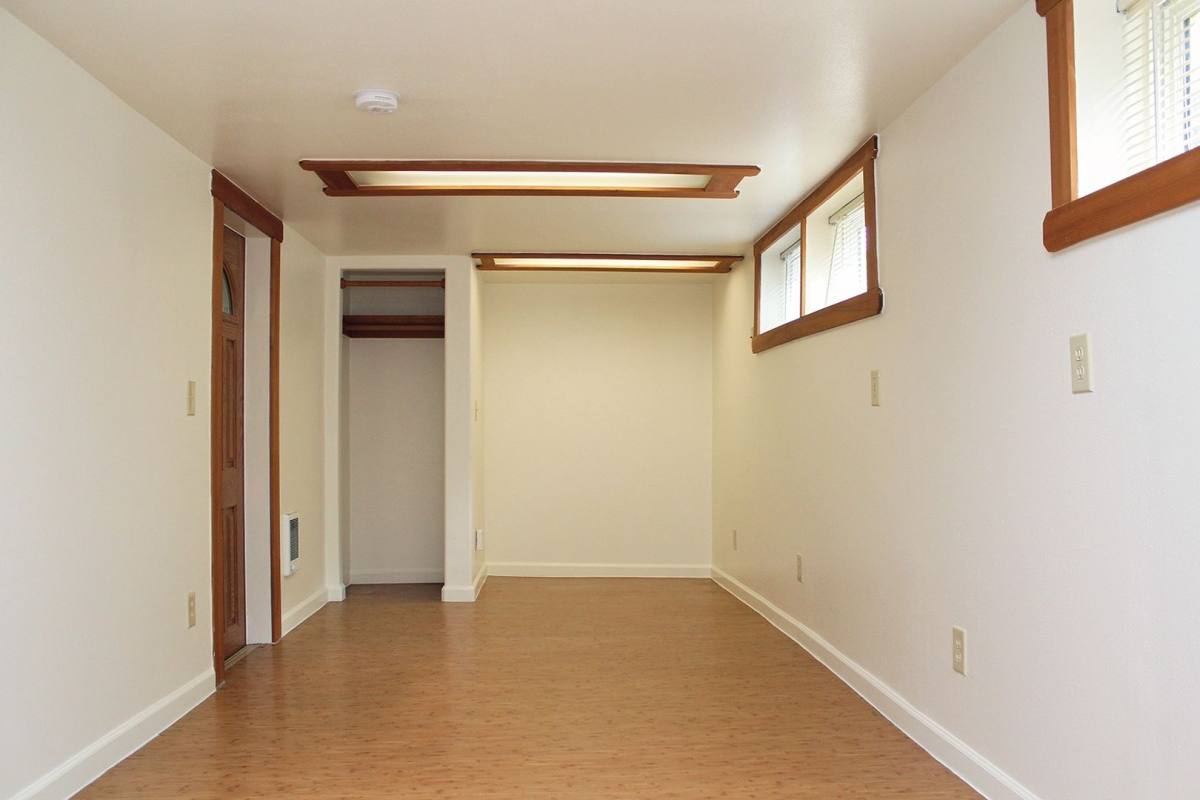 Apartment for rent at 3414, 3416, 3418 S Kelly Ave, Portland, OR 97239
