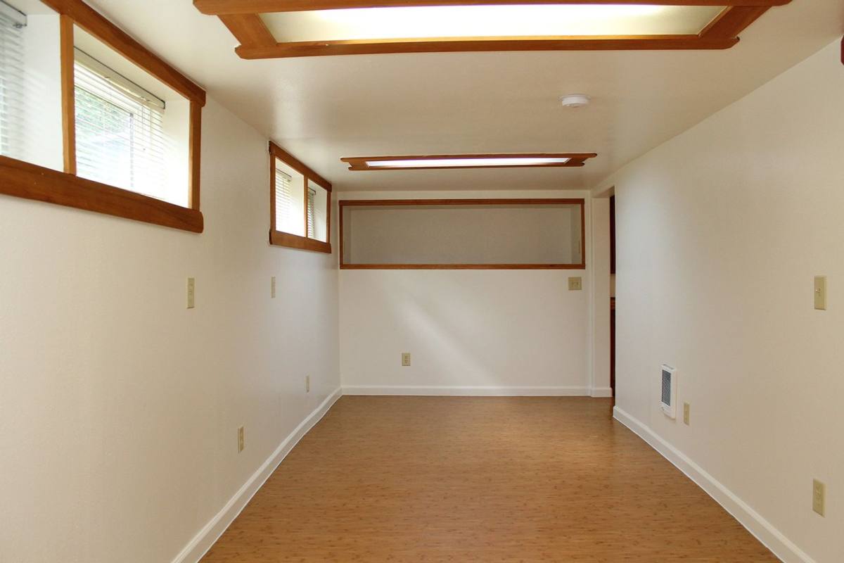 Apartment for rent at 3414, 3416, 3418 S Kelly Ave, Portland, OR 97239