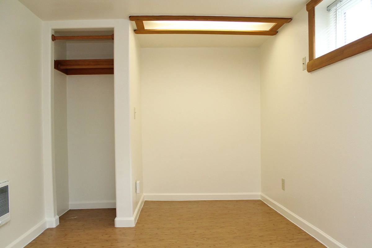 Apartment for rent at 3414, 3416, 3418 S Kelly Ave, Portland, OR 97239