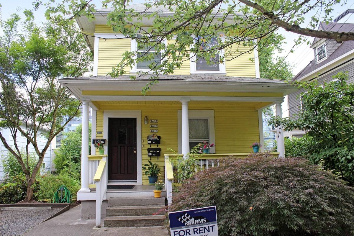 Apartment for rent at 3414, 3416, 3418 S Kelly Ave, Portland, OR 97239