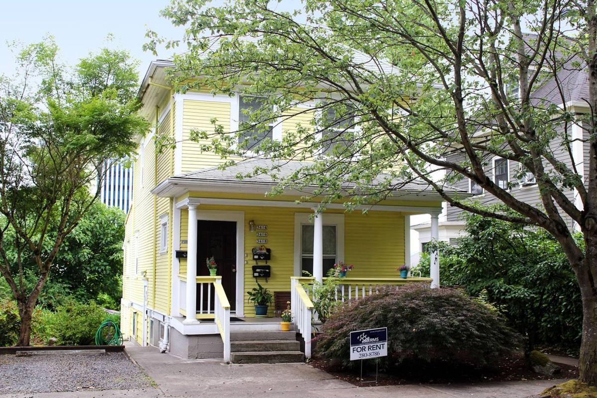 Apartment for rent at 3414, 3416, 3418 S Kelly Ave, Portland, OR 97239