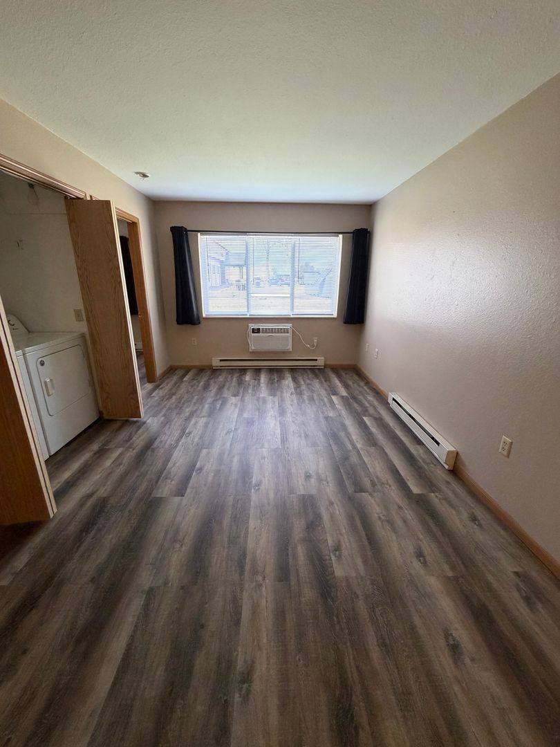 Townhouse for rent at 420 Cedar St, Baldwin, WI 54002