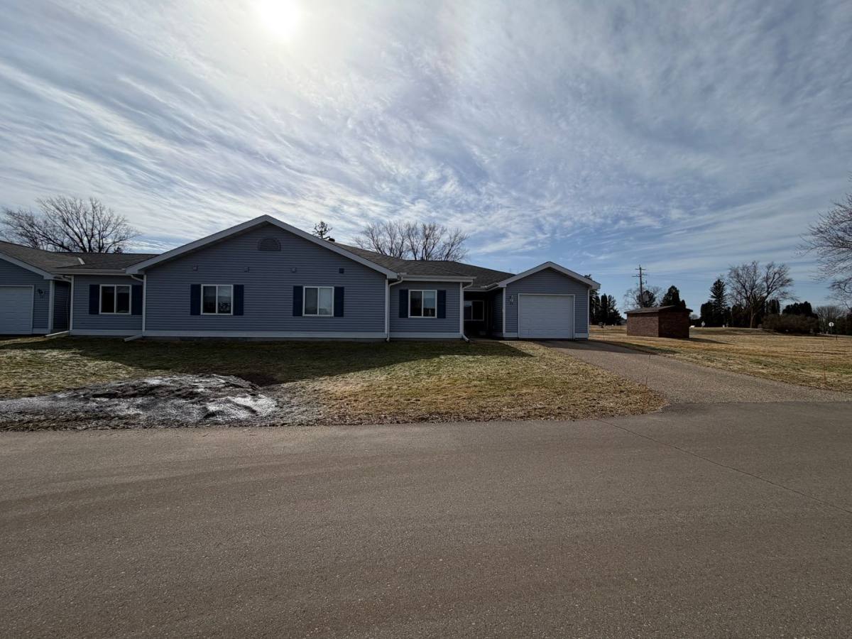 Townhouse for rent at 420 Cedar St, Baldwin, WI 54002